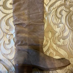 Comfortable tan suede boots